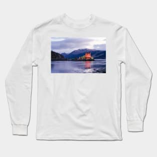 Eilean Donan Castle in winter Long Sleeve T-Shirt